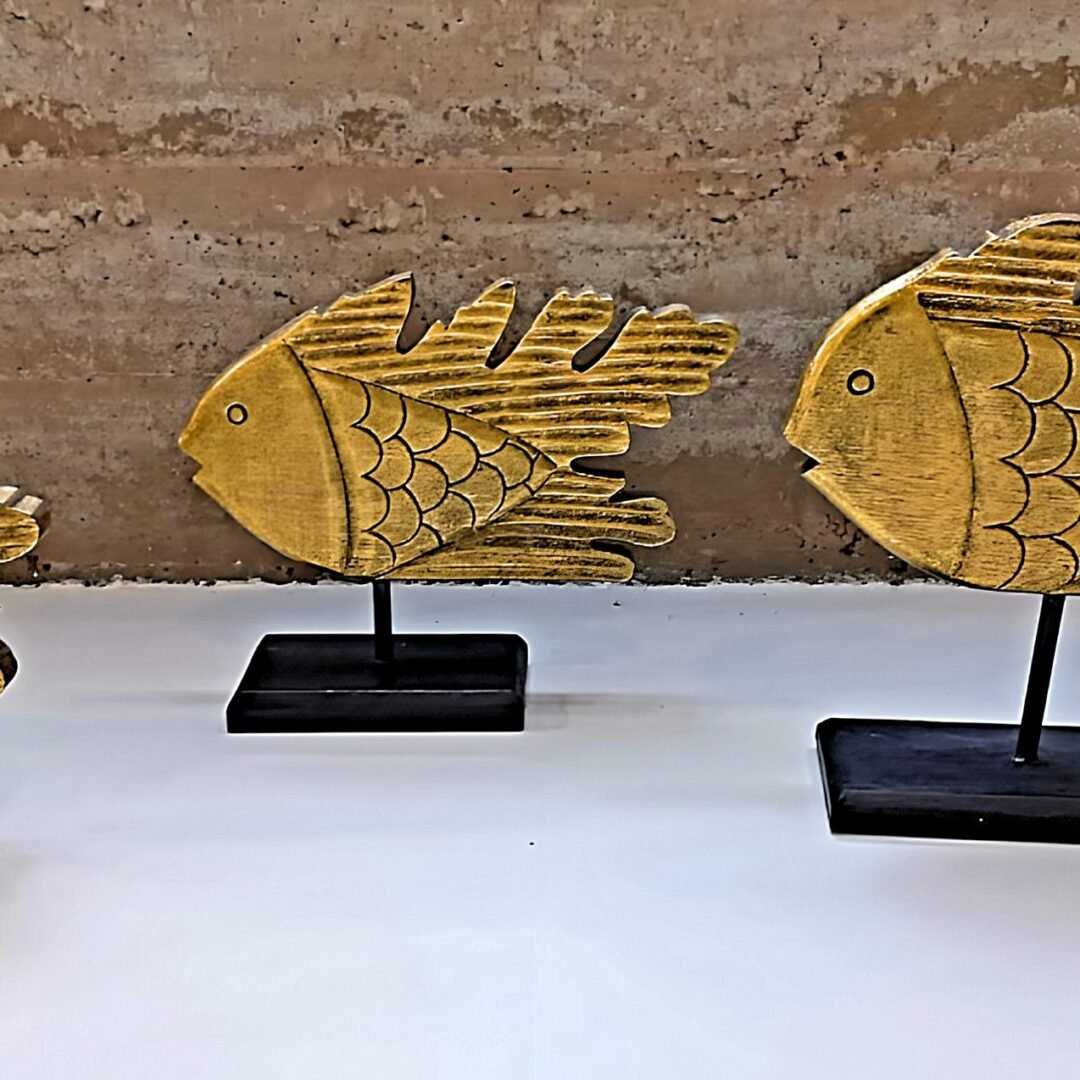 Pez de madera, dorado a la hoja